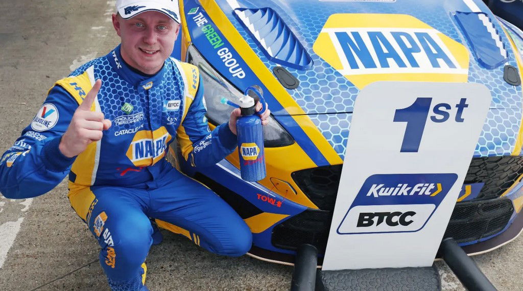 Sutton holds off Ingram to take first win of 2023 campaign